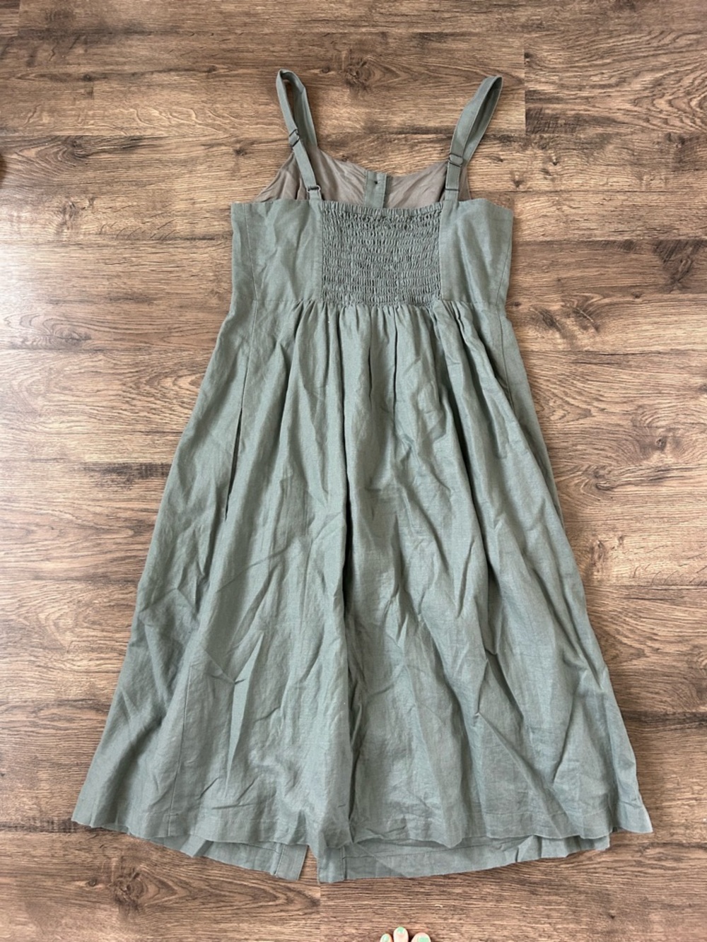 GAP maternity Sleeveless Button-Front Dress in Sage Green - Picture 2 of 4